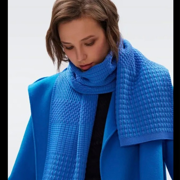 NWT Diane Von Furstenberg Blue Megara Scarf. Cozy-chic? Wool- blend jacquard - Picture 2 of 8